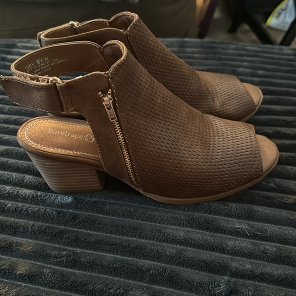 8.5M BareTraps ❤️ Brown Bootie EUC - Picture 2 of 5